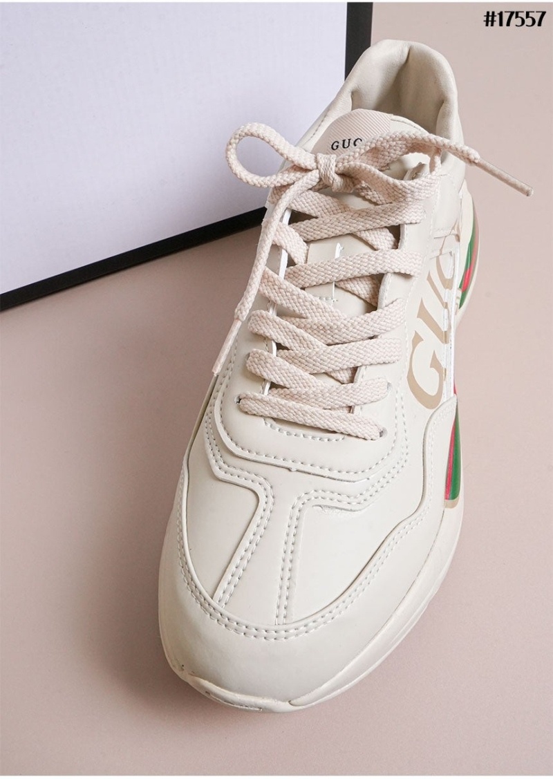 구찌 띠로고 라이톤 레더 스니커즈