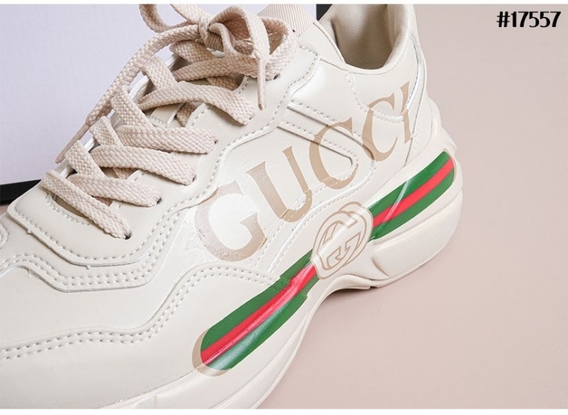 구찌 띠로고 라이톤 레더 스니커즈