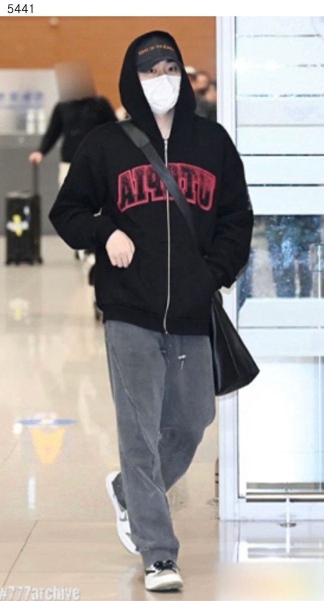 나이키 조던 1 x 트래비스 스캇 레트로 로우 골프 NRG 뉴트럴 올리브