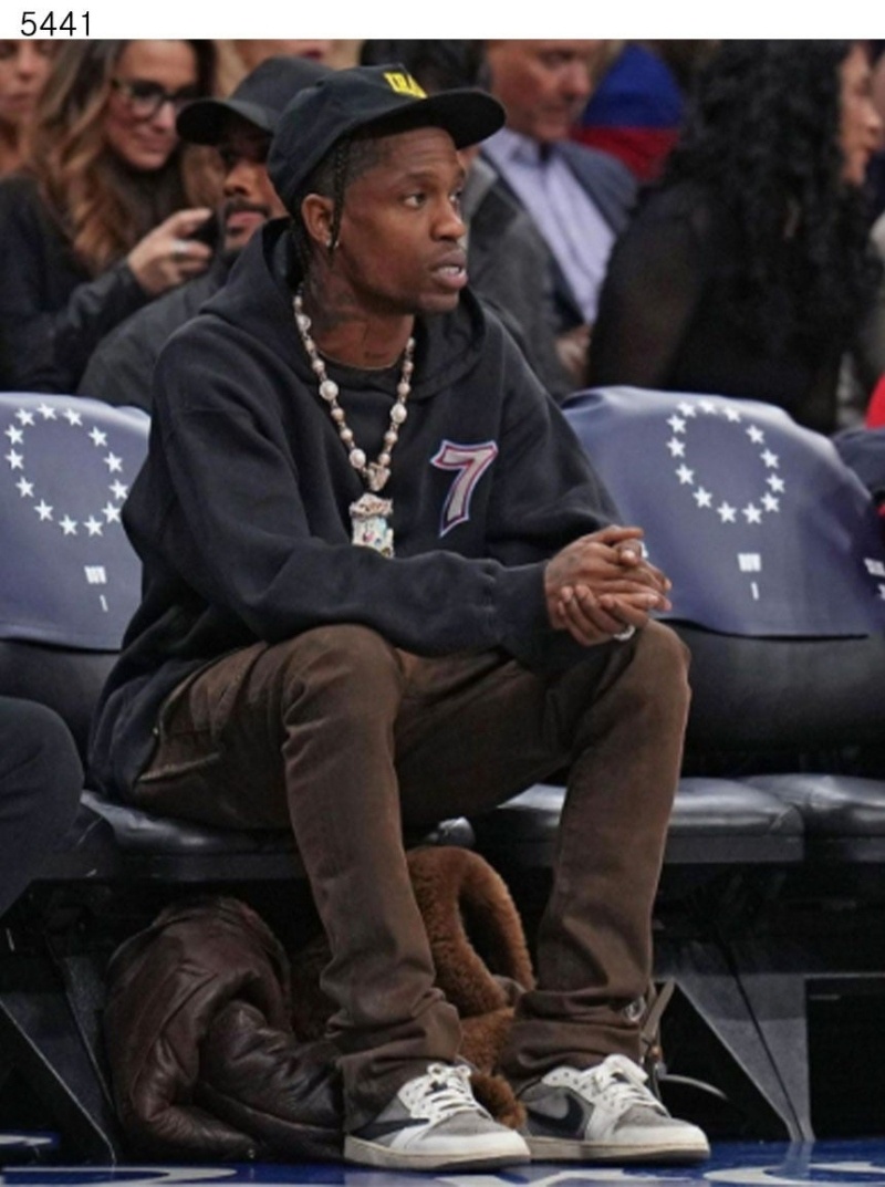 나이키 조던 1 x 트래비스 스캇 레트로 로우 골프 NRG 뉴트럴 올리브