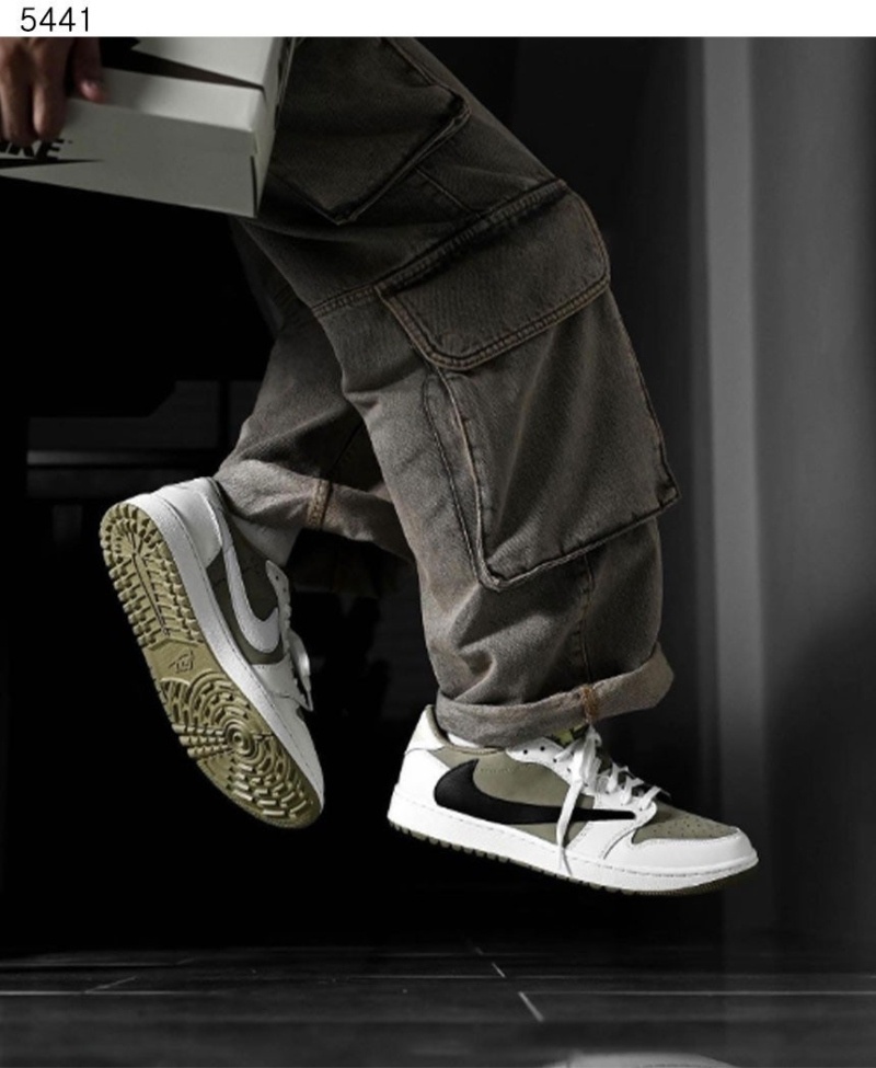 나이키 조던 1 x 트래비스 스캇 레트로 로우 골프 NRG 뉴트럴 올리브