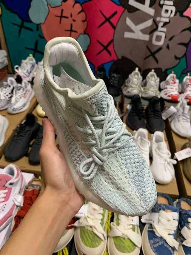 -한정수량특가- 아디다스 이지 부스트 350 V2 17종!