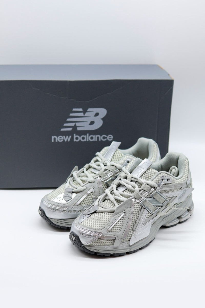 뉴발란스 1906 실버그레이