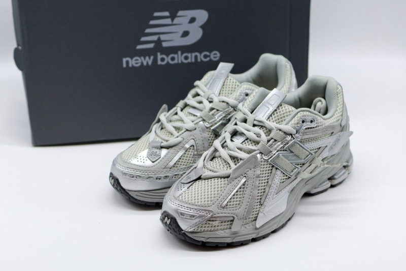 뉴발란스 1906 실버그레이