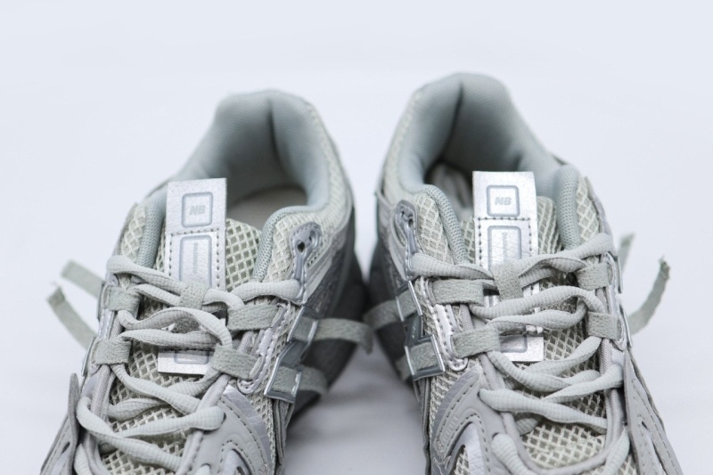 뉴발란스 1906 실버그레이