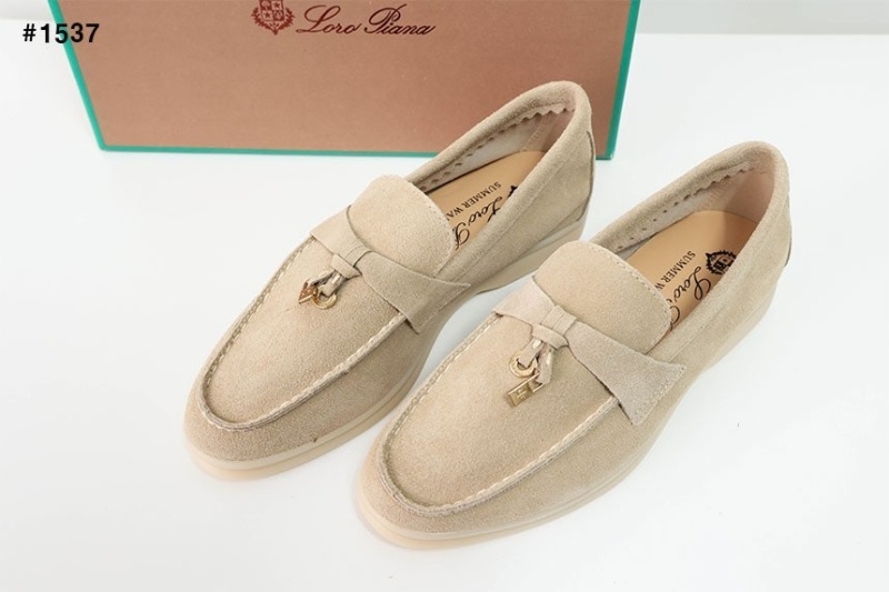 로로피아나 여성 썸머 참 워크 스웨이드 카프스킨 파우더 펄 로퍼