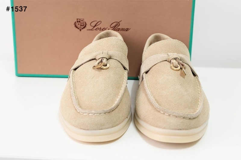 로로피아나 여성 썸머 참 워크 스웨이드 카프스킨 파우더 펄 로퍼