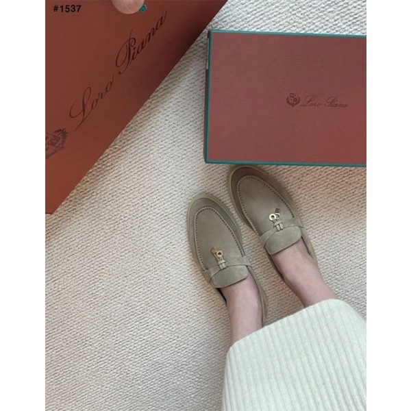 로로피아나 여성 썸머 참 워크 스웨이드 카프스킨 파우더 펄 로퍼