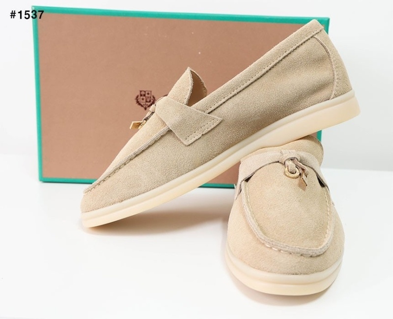 로로피아나 여성 썸머 참 워크 스웨이드 카프스킨 파우더 펄 로퍼