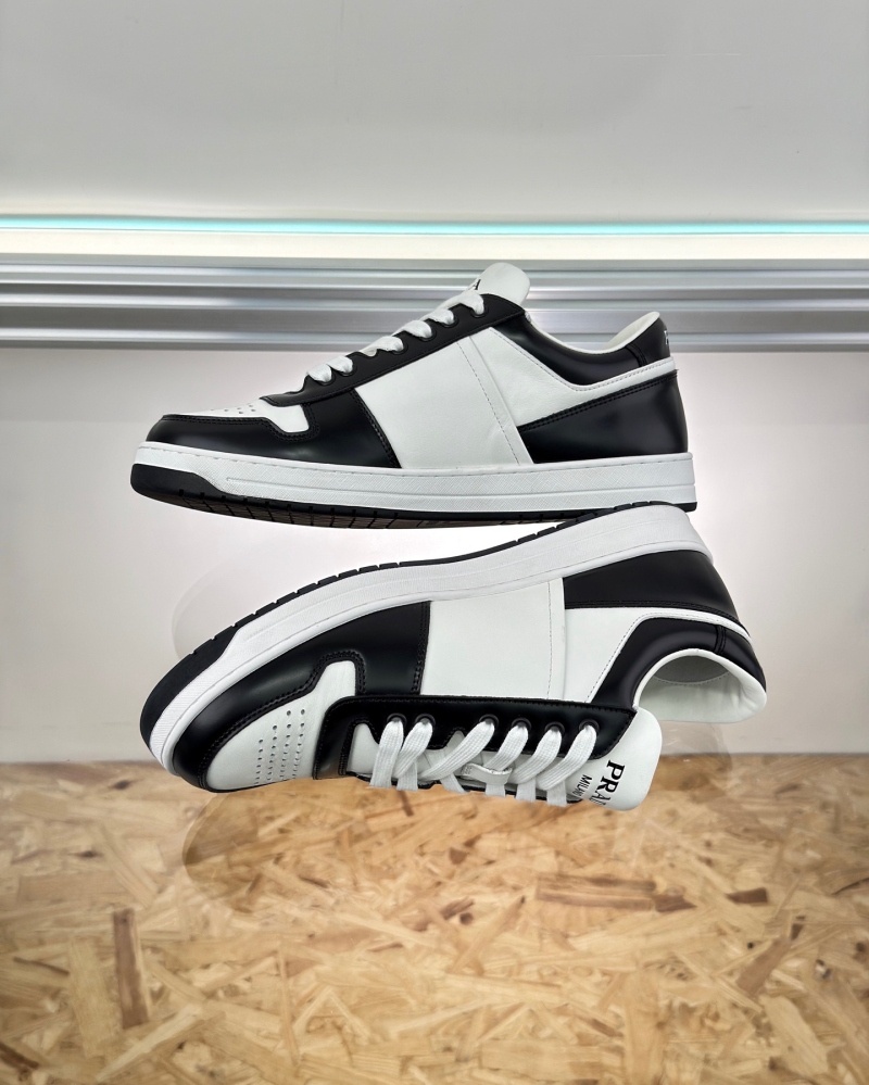 프라다 다운타운 스니커즈 - 화이트블랙