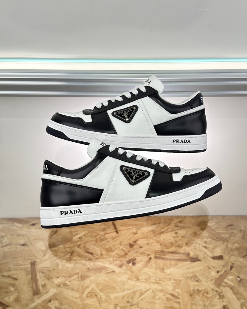 프라다 다운타운 스니커즈 - 화이트블랙