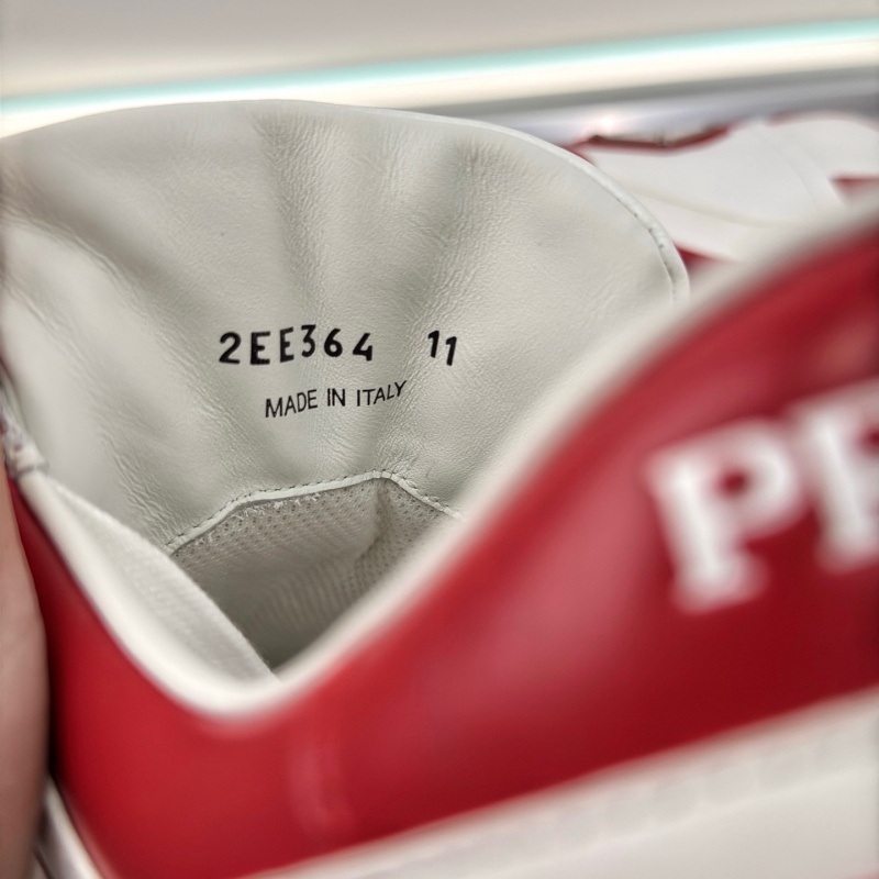 프라다 다운타운 스니커즈 - 레드