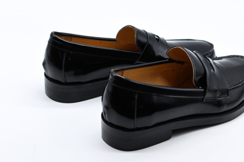 프라다 브러쉬드 가죽 로퍼