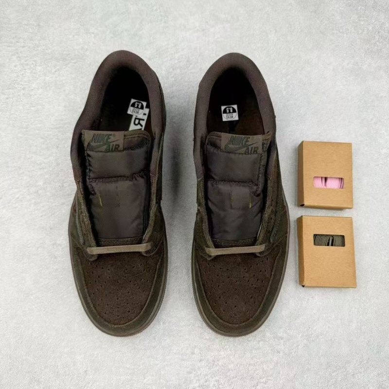 [나이키] 조던 1 x 트래비스 스캇 레트로 로우 OG SP 벨벳 브라운 앤 다크 모카 (정품급)