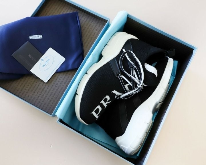 프라다 로고 니트 스니커즈