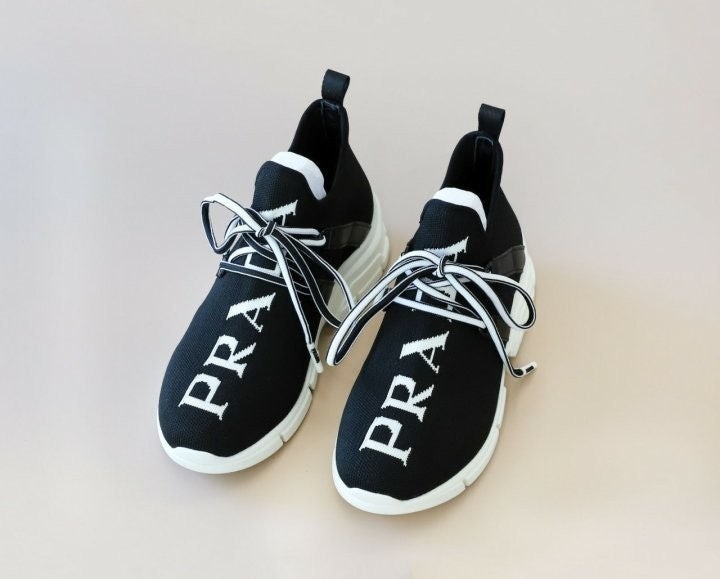 프라다 로고 니트 스니커즈