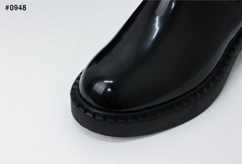 프라다 여성 브러쉬드 레더 첼시 부츠