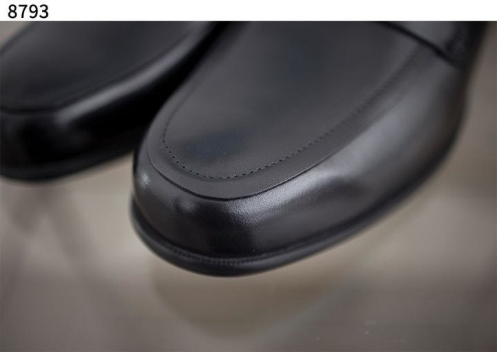 프라다 남성 애나멜 삼각로고 로퍼