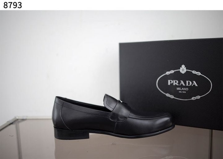 프라다 남성 애나멜 삼각로고 로퍼