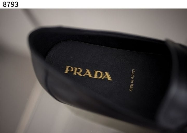 프라다 남성 애나멜 삼각로고 로퍼