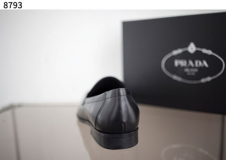 프라다 남성 애나멜 삼각로고 로퍼