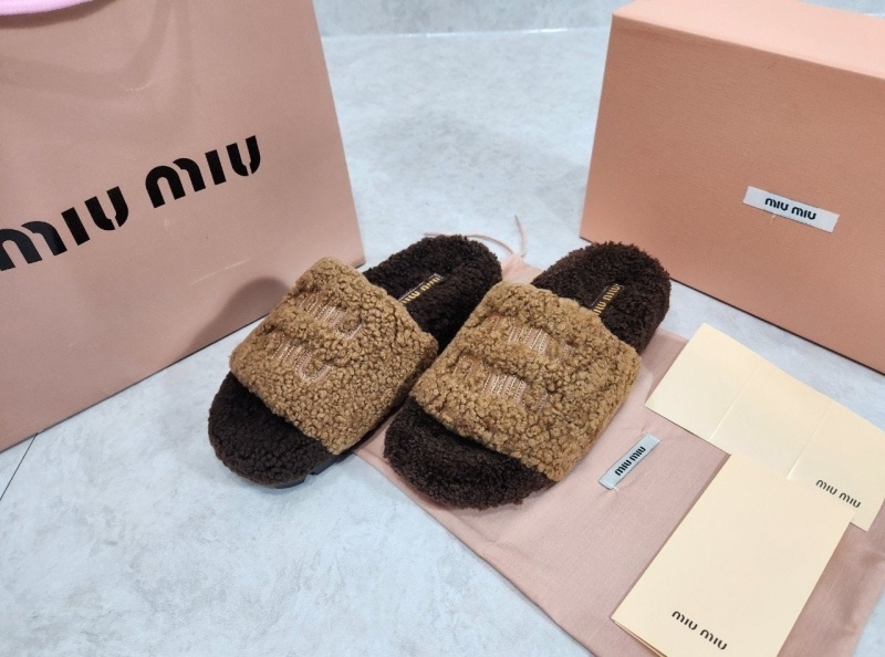 미우미우 여성 2024 뮬 양모 방한 슬리퍼 (고급버전)