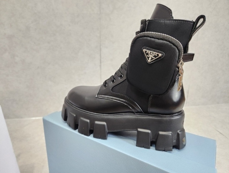 프라다 여성 2024 모노리스 파우치 부츠 (고급버전)