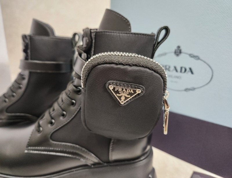 프라다 여성 2024 모노리스 파우치 부츠 (고급버전)