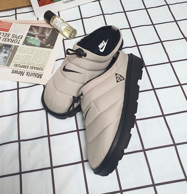 나이키 패딩 뮬 슬리퍼 (2color)-60777