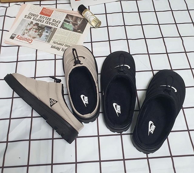 나이키 패딩 뮬 슬리퍼 (2color)-60777
