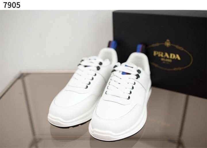 프라다 로우 화이트 스니커즈