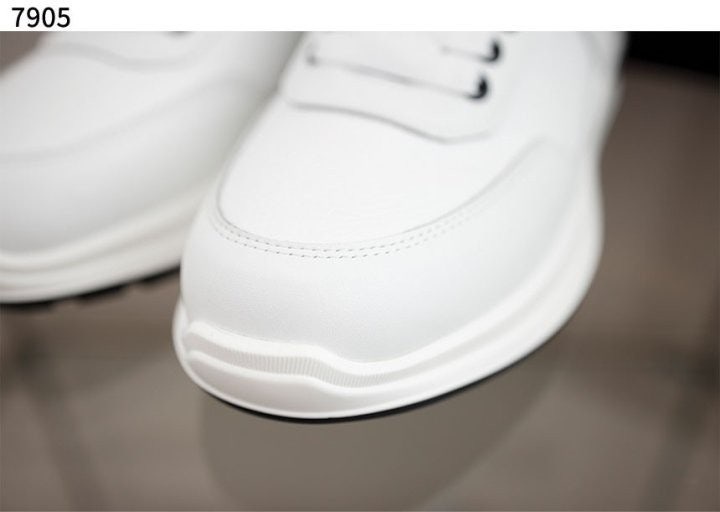 프라다 로우 화이트 스니커즈