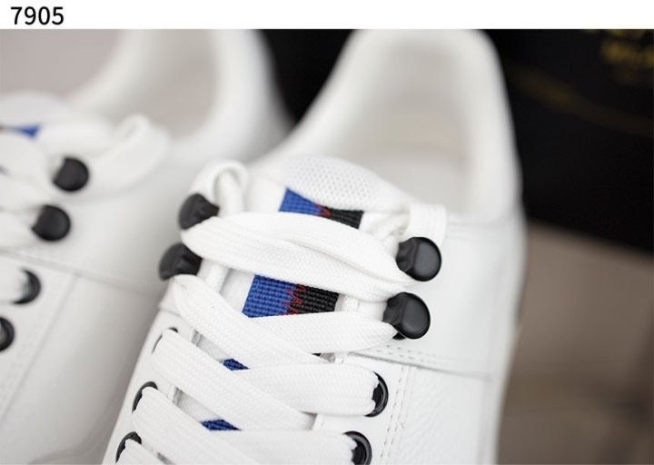 프라다 로우 화이트 스니커즈