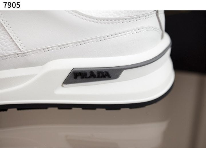 프라다 로우 화이트 스니커즈