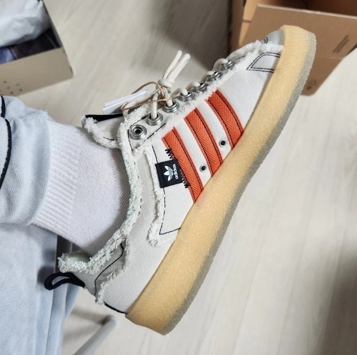 아디다스 x 송 포 더 뮤트 캠퍼스 80s 블리스 코어 스니커즈 블랙