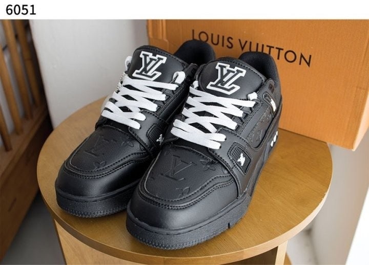 루이비통 LV 트레이너 맥시 스니커즈 - 블랙