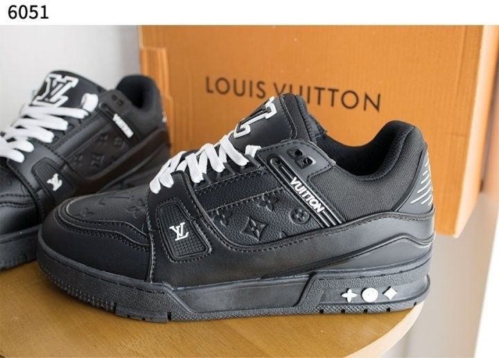 루이비통 LV 트레이너 맥시 스니커즈 - 블랙