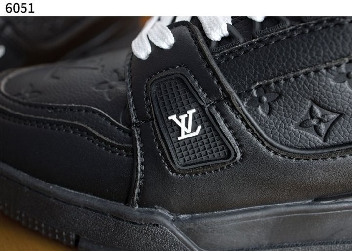 루이비통 LV 트레이너 맥시 스니커즈 - 블랙