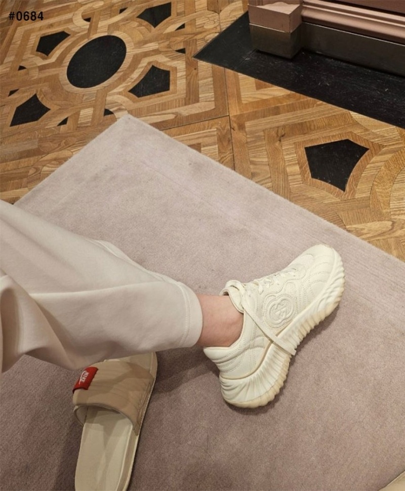 구찌 리플 레더 스니커즈