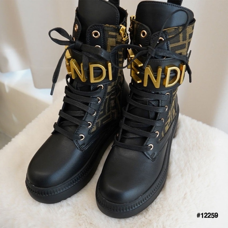 펜디 여성 블랙 가죽 바이커 부츠