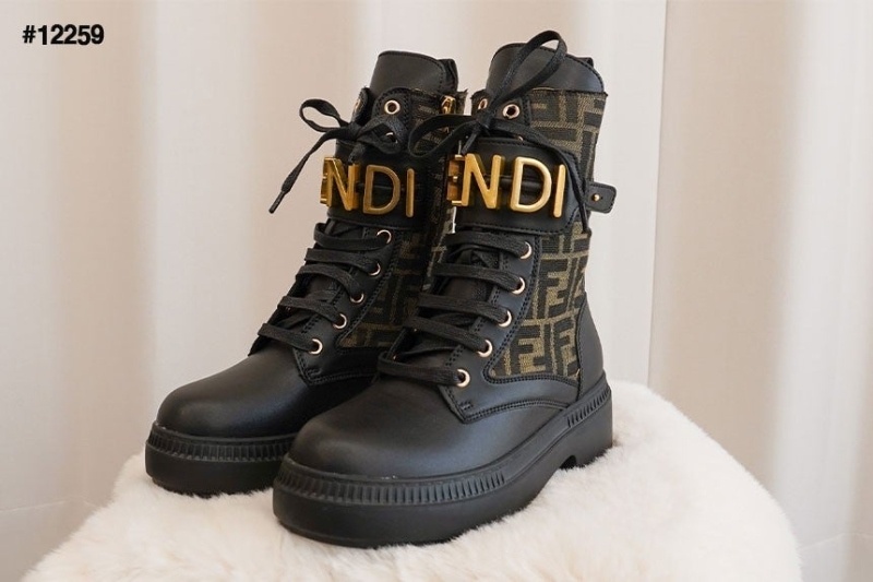 펜디 여성 블랙 가죽 바이커 부츠