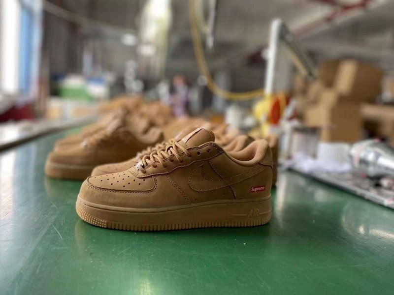 나이키 x 슈프림 에어포스 1 로우 플랙스