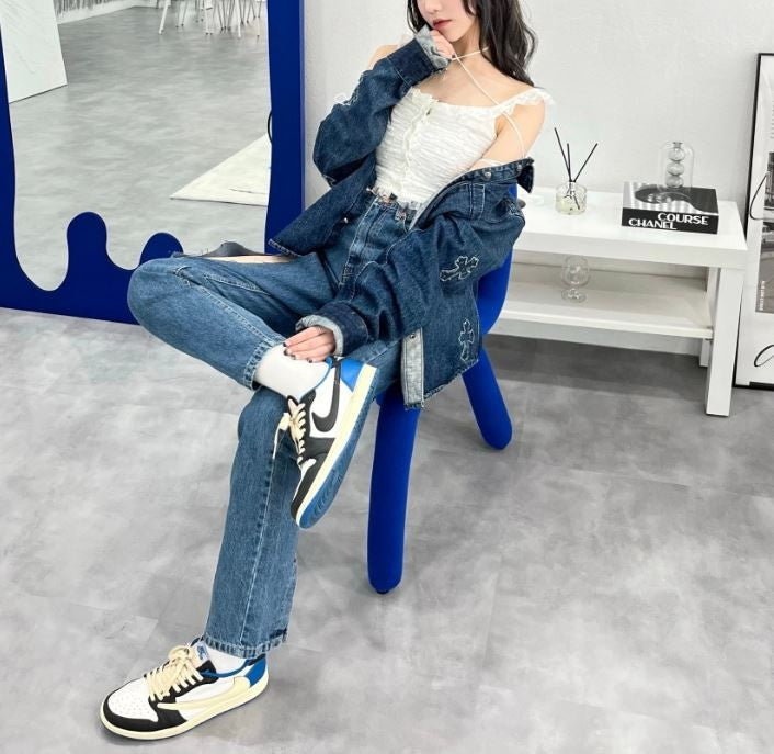 나이키 프라그먼트 X 트래비스 스캇 스니커즈