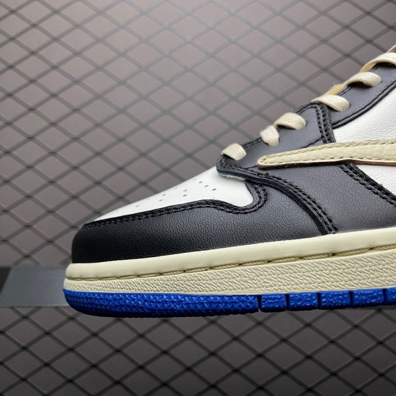 나이키 프라그먼트 X 트래비스 스캇 스니커즈