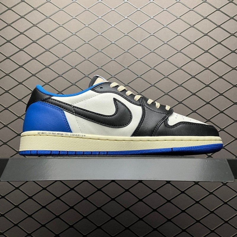 나이키 프라그먼트 X 트래비스 스캇 스니커즈