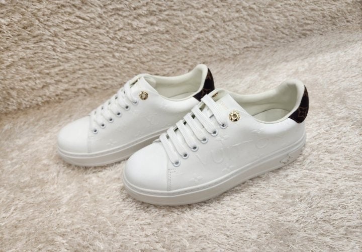 루이비통 타임아웃 스니커즈 (고급버전)