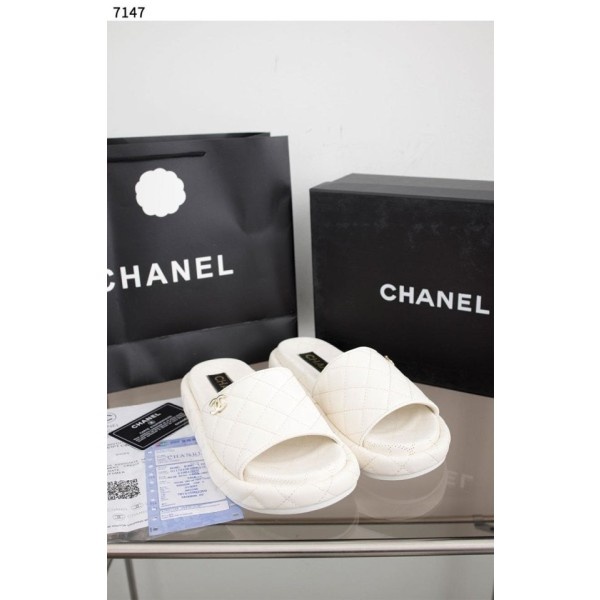 샤넬 CC로고 퀄팅 뮬 슬리퍼