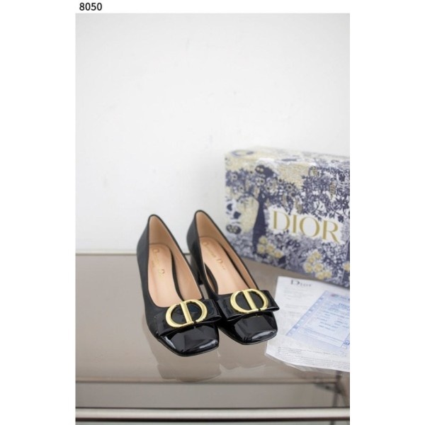 디올 CD로고 리본 장식 애나멜 펌프스 힐