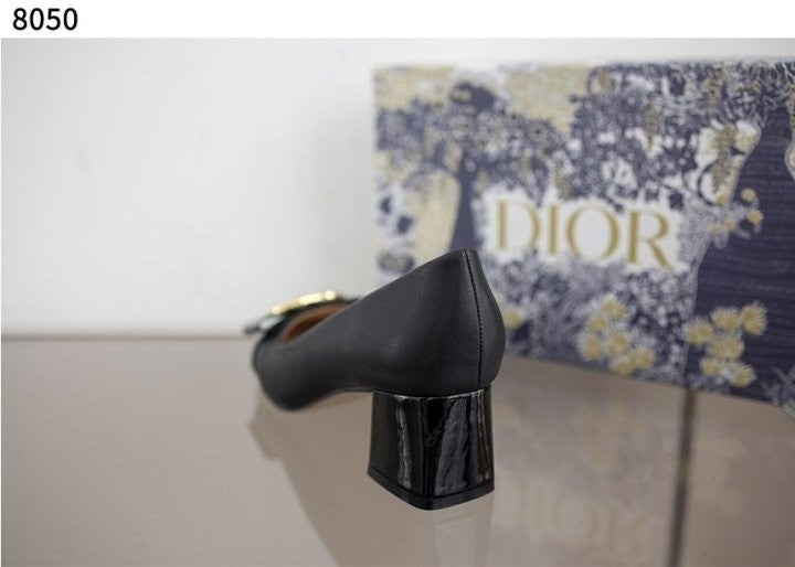 디올 CD로고 리본 장식 애나멜 펌프스 힐