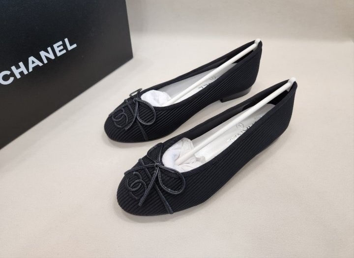 샤넬 24시즌 엠브로이더드 퍼블릭 플랫 슈즈 (고급버전)